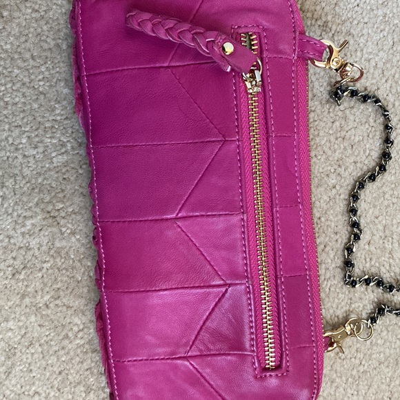 Cross body and shoulder bag/wallet or can be used as a clutch. Wear this 3 ways - Picture 5 of 7